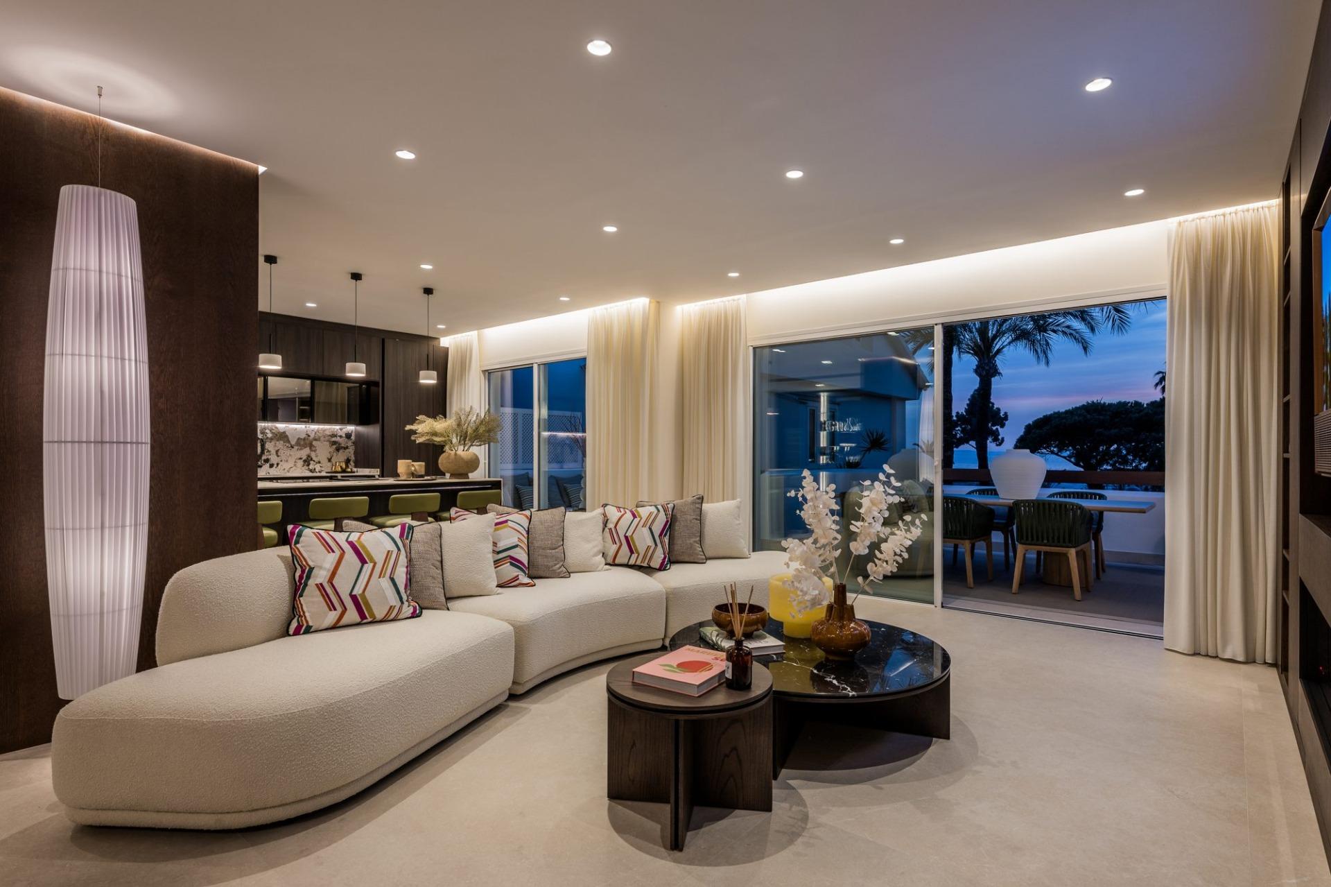 Renovated Beachside Apartment with Sea and Golf Views, Marbella East, photograph 5