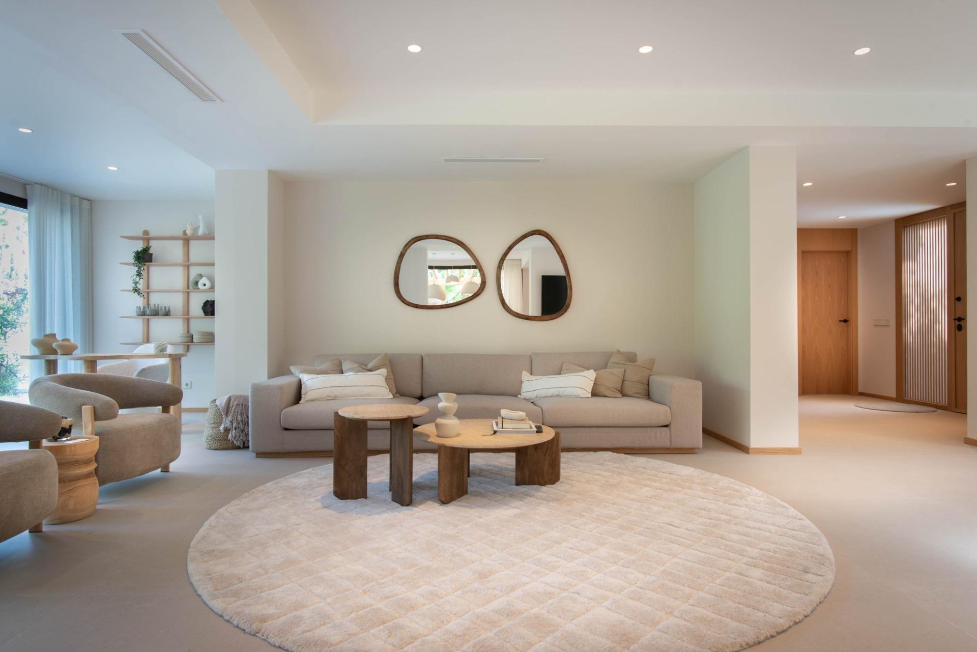 Refurbished Four Bedroom Villa with Infinity Pool, Guadalmina, Marbella, photograph 8