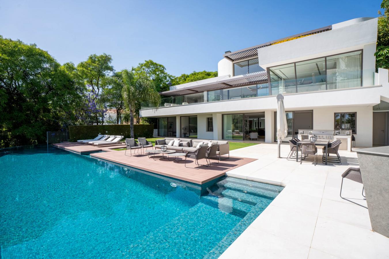 Luxury Villa with Golf & Sea Views, La Quinta, Marbella
