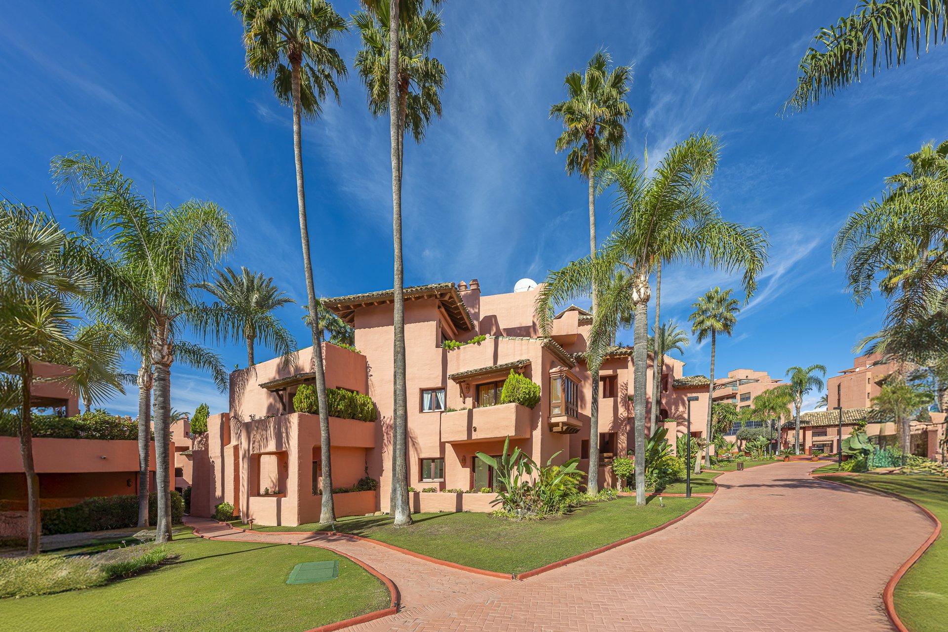 Renovated Beachfront Ground Floor Apartment, New Golden Mile, photograph 10
