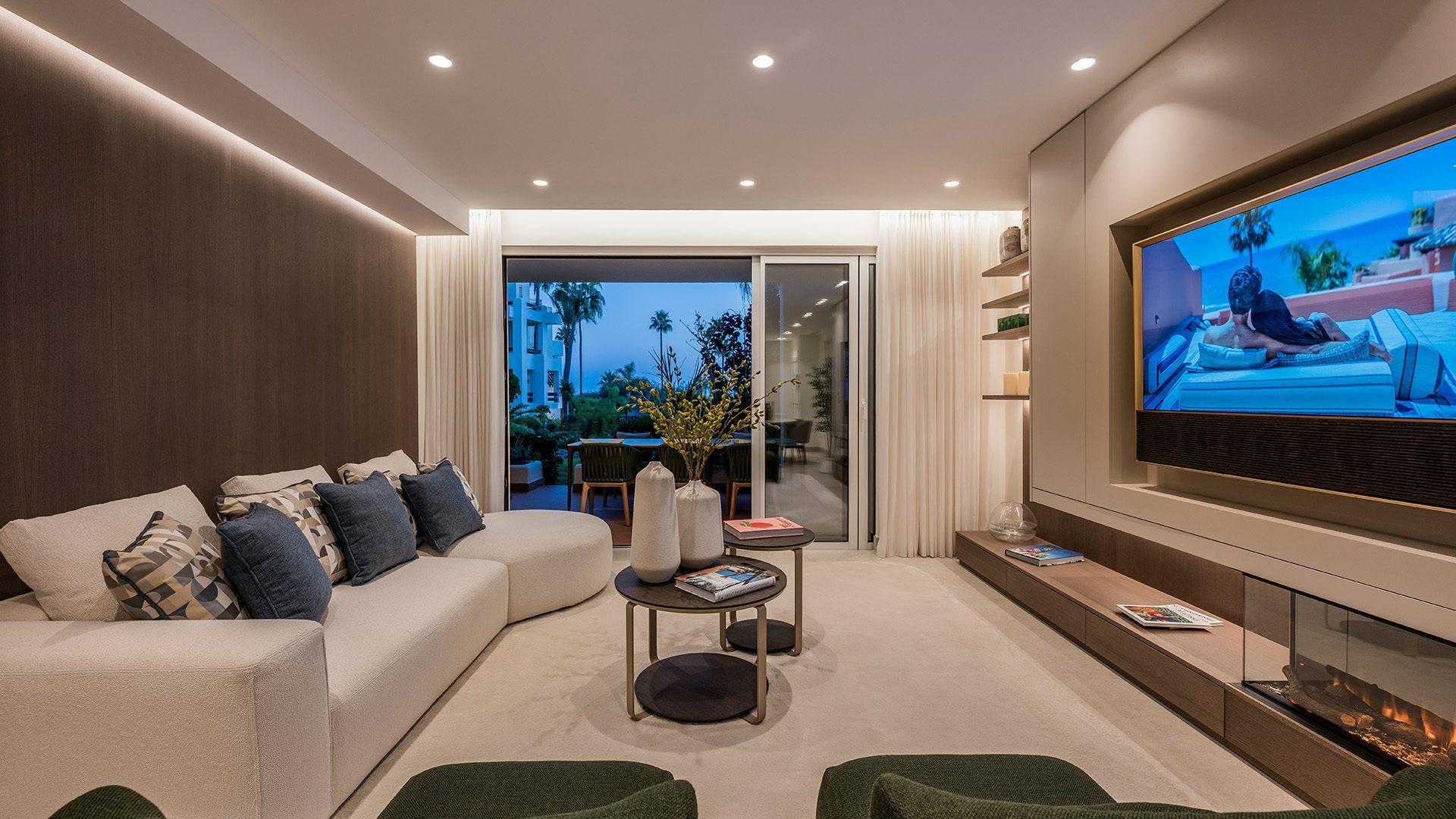 Renovated Frontline Beach Ground Floor Apartment, New Golden Mile, photograph 6