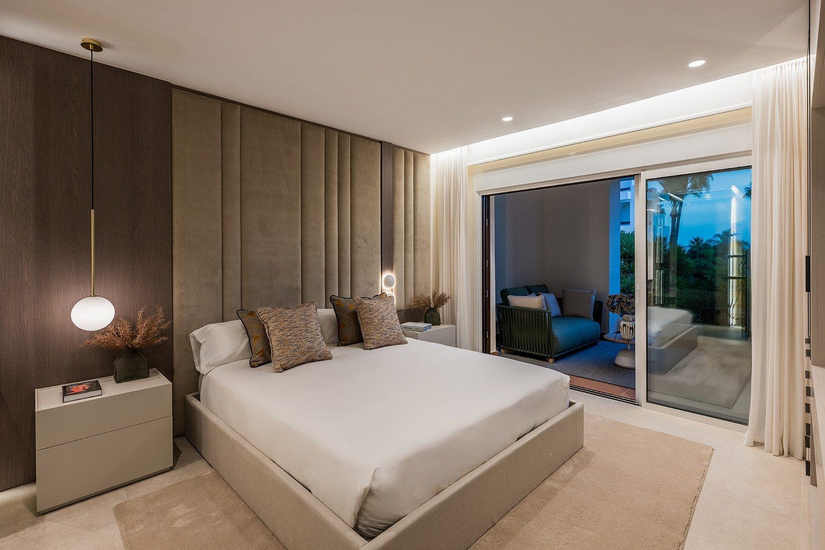 Renovated Frontline Beach Ground Floor Apartment, New Golden Mile, photograph 12