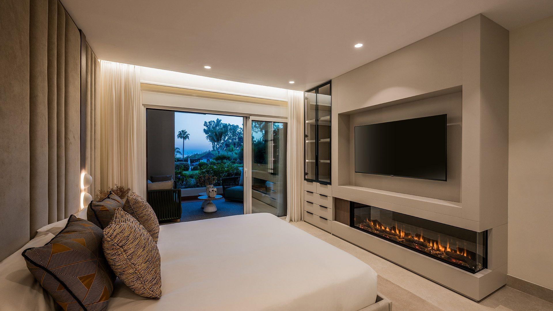 Renovated Frontline Beach Ground Floor Apartment, New Golden Mile, photograph 13