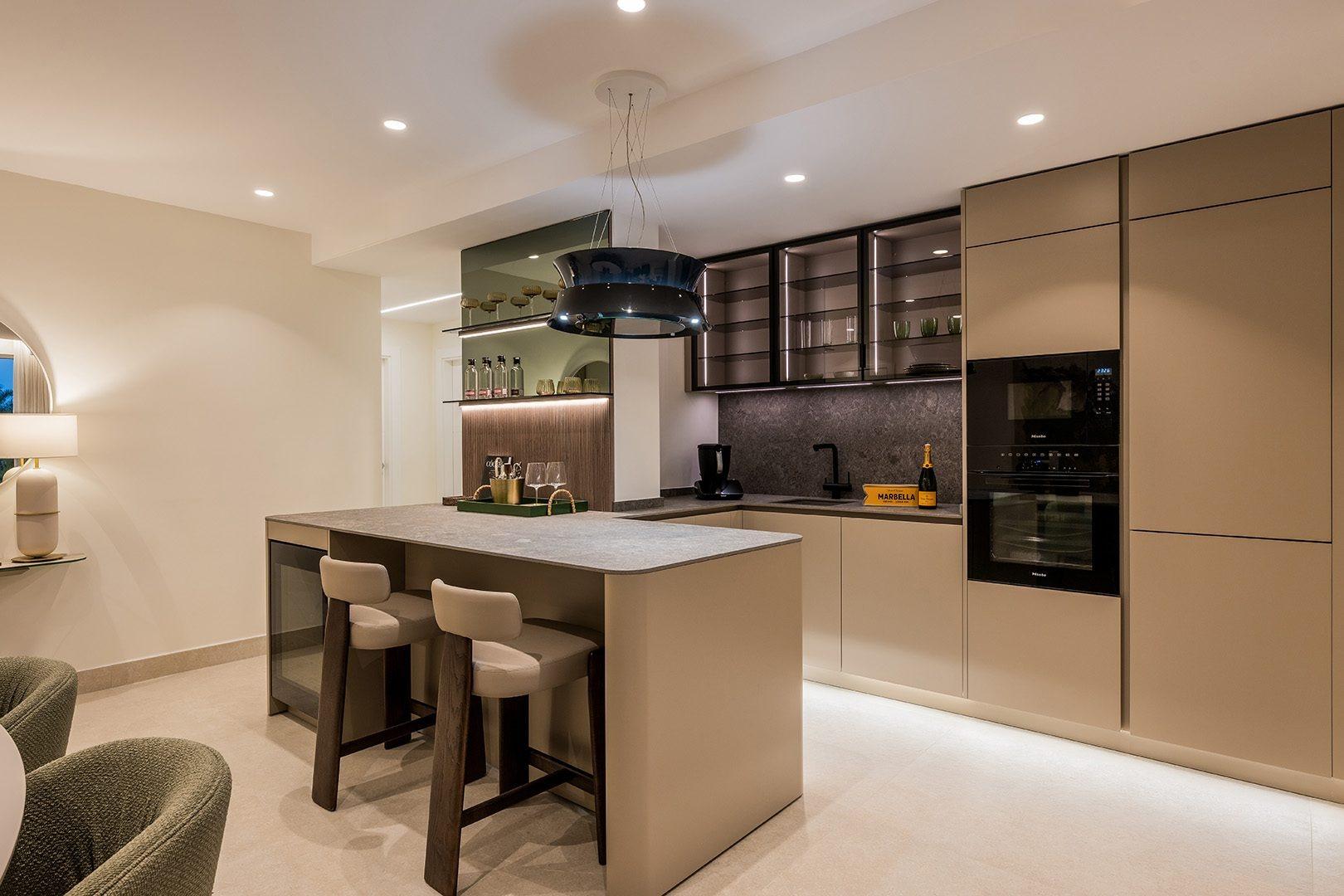 Renovated Frontline Beach Ground Floor Apartment, New Golden Mile, photograph 10