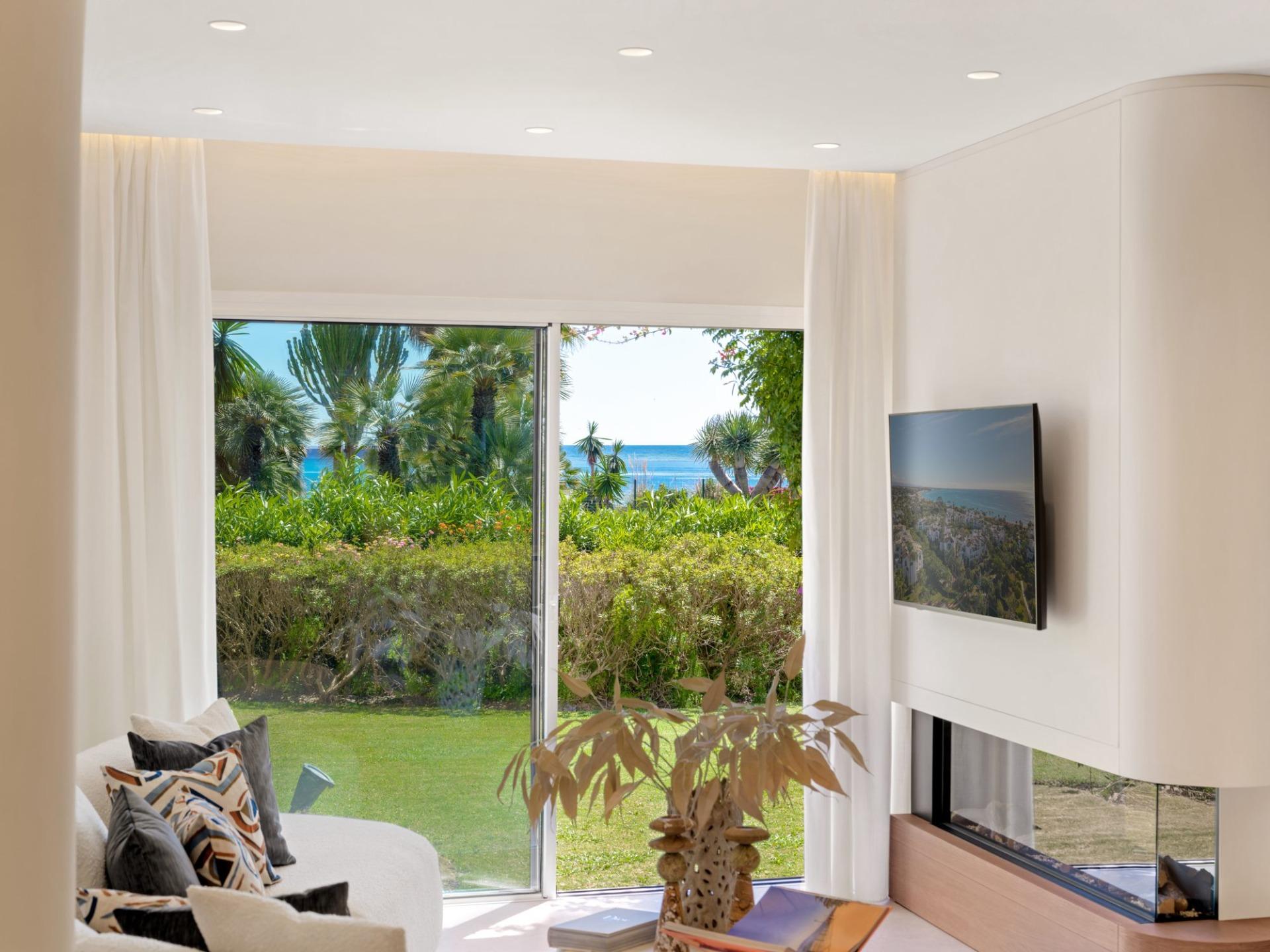 Renovated Beachside Ground Floor Apartment with Garden, New Golden Mile, photograph 6