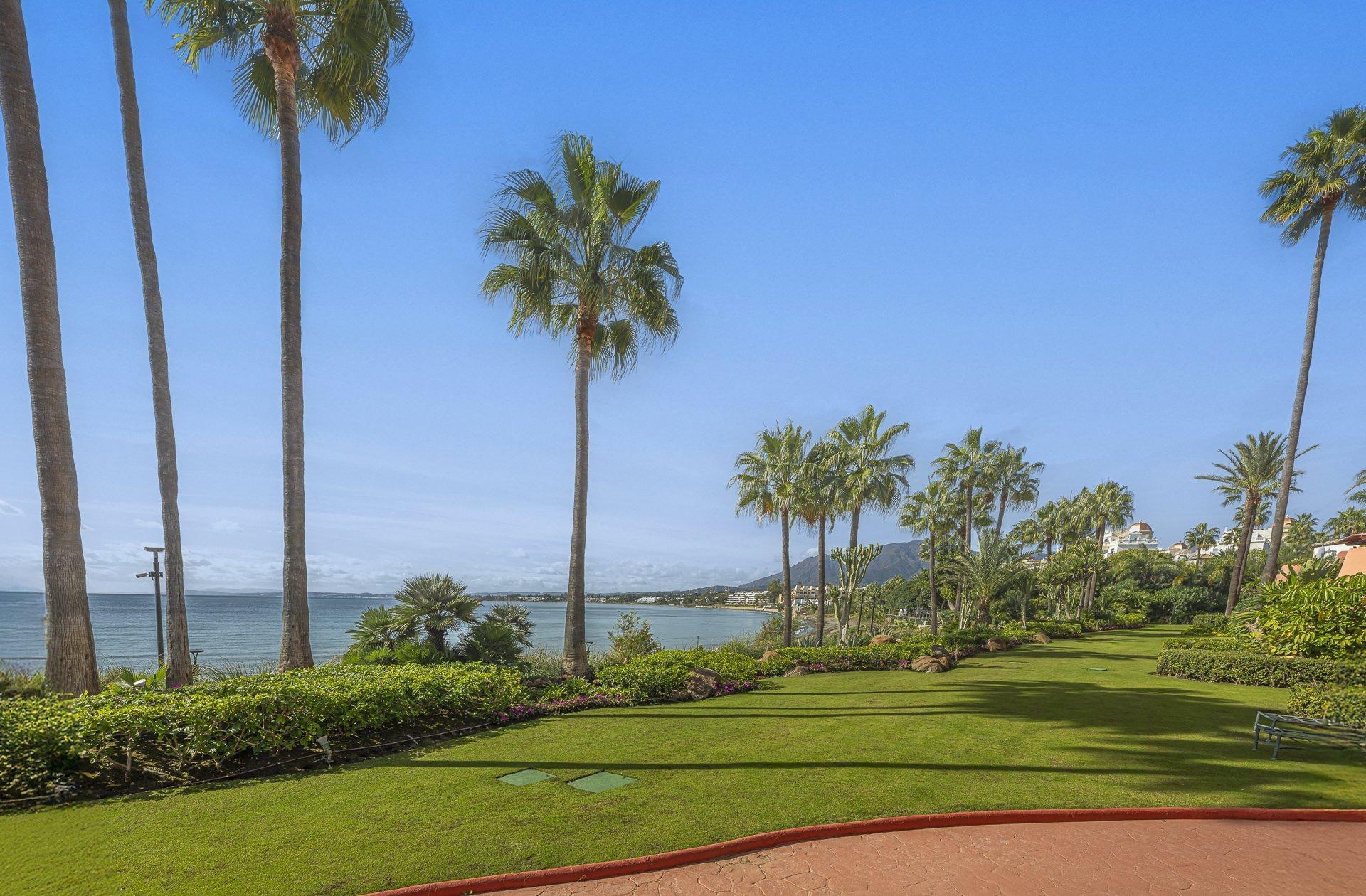 Renovated Beachfront Ground Floor Apartment, New Golden Mile, photograph 24